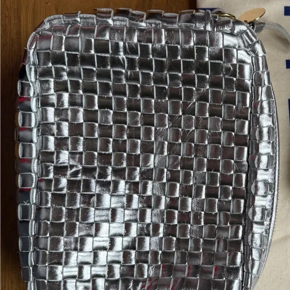 NWT Clare V. Metallic Silver woven Crossbody Bag - Picture 4 of 5